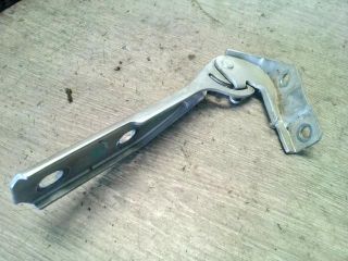 bontott AUDI A3 Motorháztető Bal Zsanér