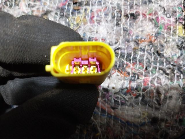 bontott AUDI A3 Motorháztető Bal Zsanér