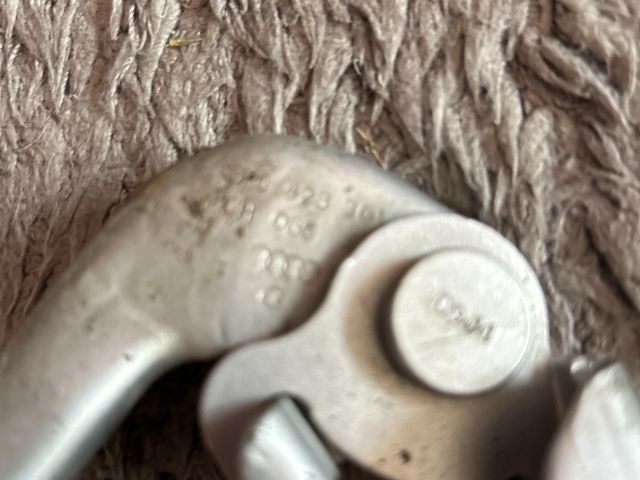 bontott AUDI A3 Motorháztető Bal Zsanér