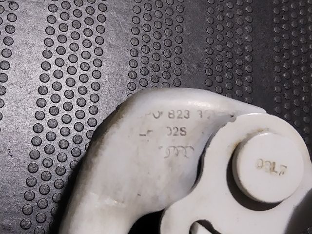 bontott AUDI A3 Motorháztető Bal Zsanér