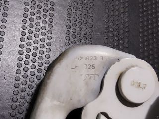 bontott AUDI A3 Motorháztető Bal Zsanér