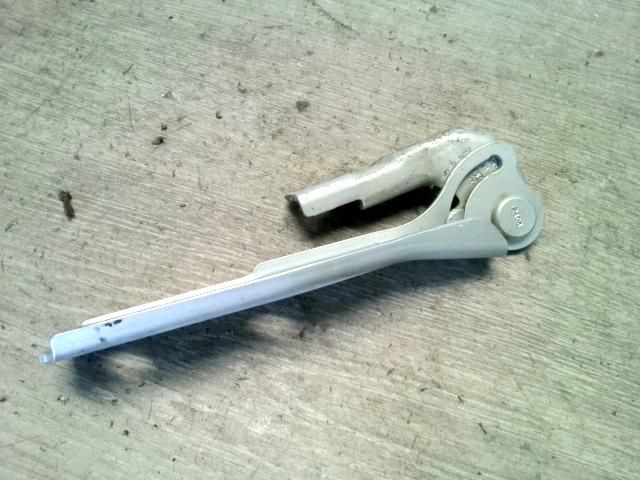 bontott AUDI A3 Motorháztető Bal Zsanér