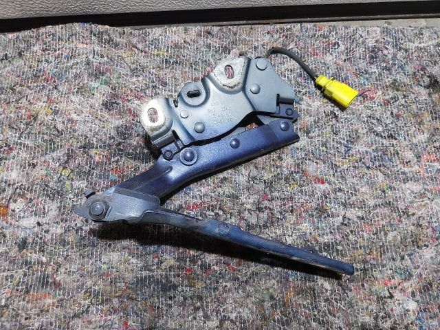 bontott AUDI A3 Motorháztető Bal Zsanér