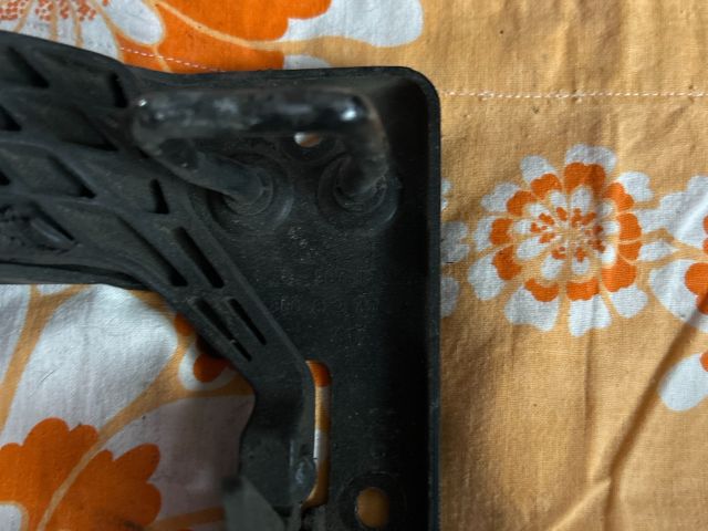 bontott AUDI A3 Motorháztető Biztonsági Kampó