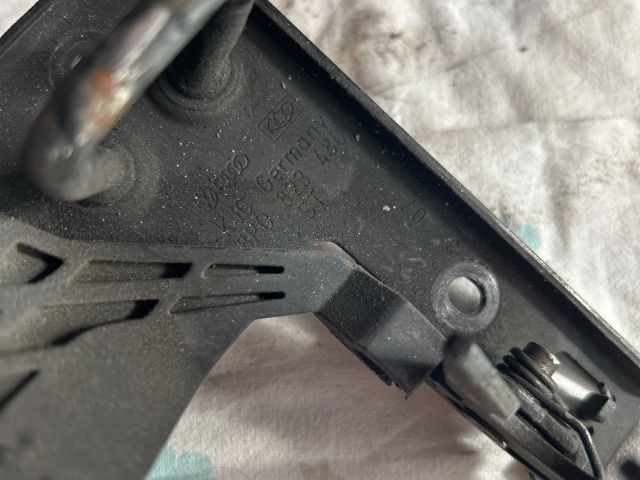 bontott AUDI A3 Motorháztető Biztonsági Kampó