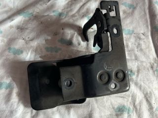 bontott AUDI A3 Motorháztető Biztonsági Kampó