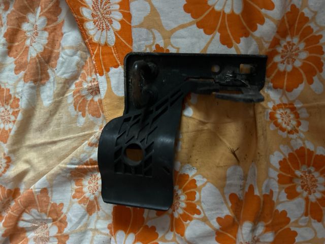 bontott AUDI A3 Motorháztető Biztonsági Kampó