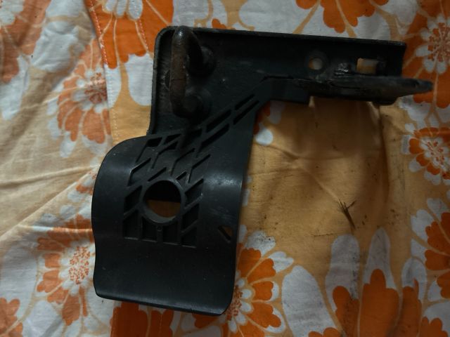 bontott AUDI A3 Motorháztető Biztonsági Kampó