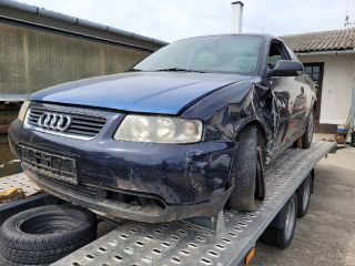 bontott AUDI A3 Motorháztető Gumikéder