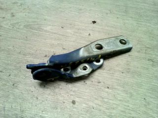 bontott AUDI A3 Motorháztető Jobb Zsanér