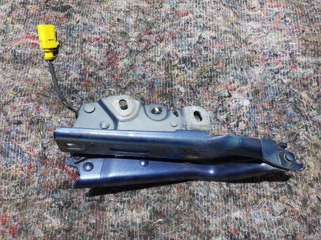 bontott AUDI A3 Motorháztető Jobb Zsanér