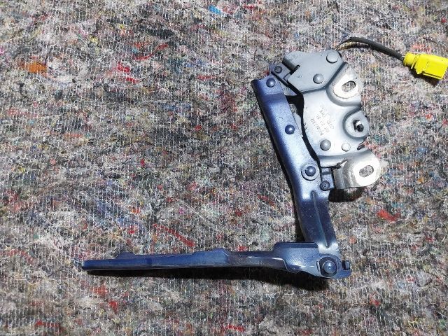 bontott AUDI A3 Motorháztető Jobb Zsanér