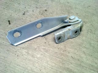 bontott AUDI A3 Motorháztető Jobb Zsanér