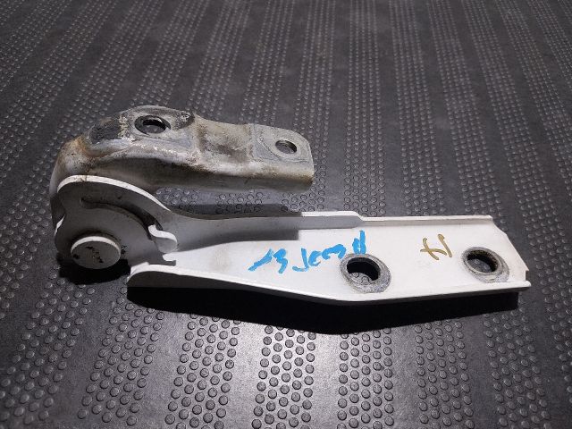 bontott AUDI A3 Motorháztető Jobb Zsanér