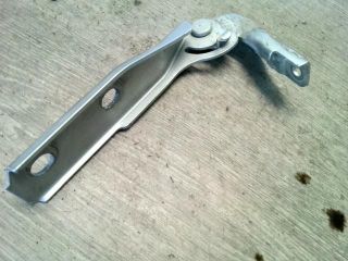 bontott AUDI A3 Motorháztető Jobb Zsanér