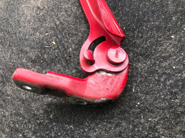 bontott AUDI A3 Motorháztető Jobb Zsanér