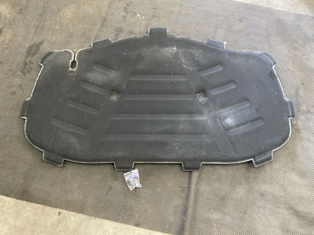 bontott AUDI A3 Motorháztető Szigetelés