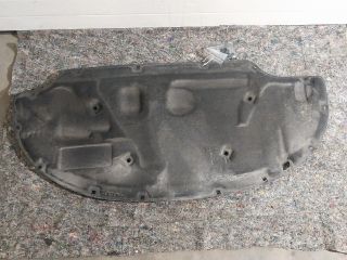 bontott AUDI A3 Motorháztető Szigetelés