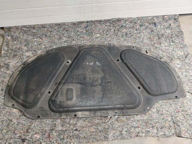 bontott AUDI A3 Motorháztető Szigetelés