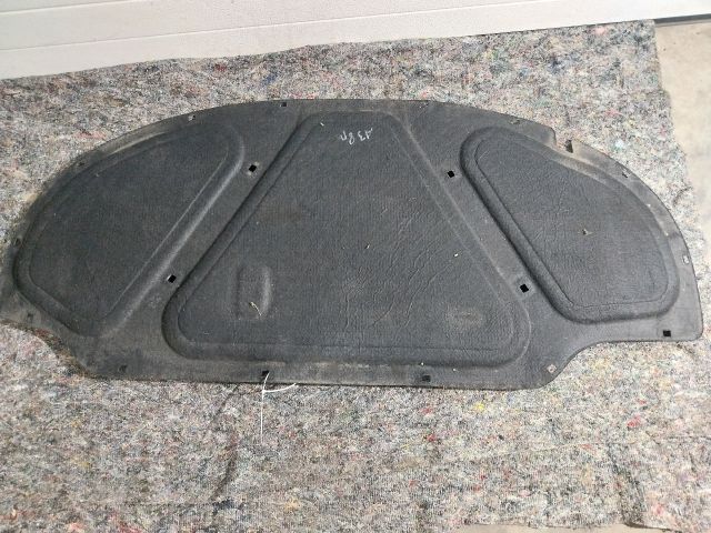 bontott AUDI A3 Motorháztető Szigetelés