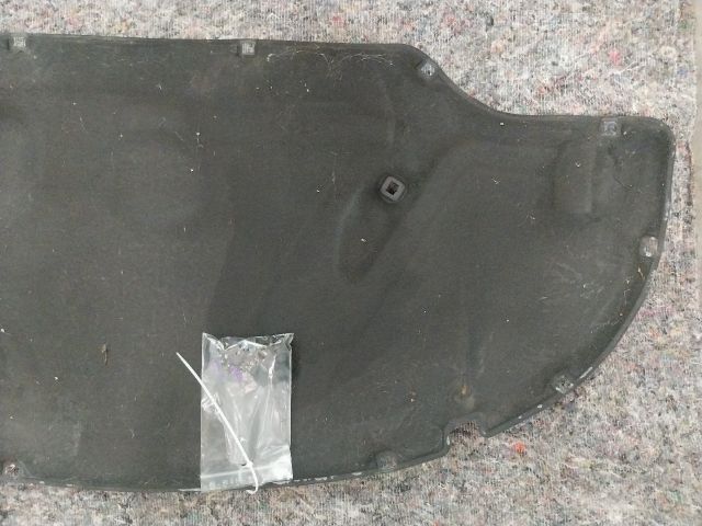 bontott AUDI A3 Motorháztető Szigetelés