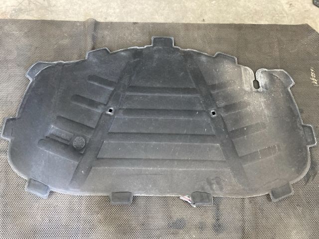 bontott AUDI A3 Motorháztető Szigetelés