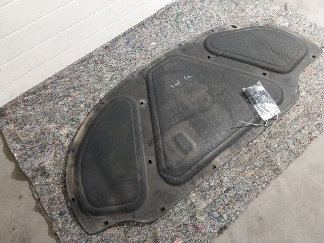 bontott AUDI A3 Motorháztető Szigetelés