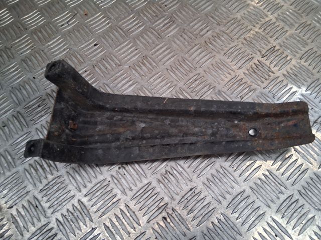 bontott AUDI A3 Motorháztető Zár Tartó Konzol