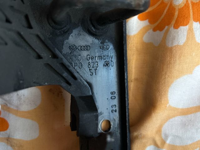 bontott AUDI A3 Motorháztető Zárszerkezet