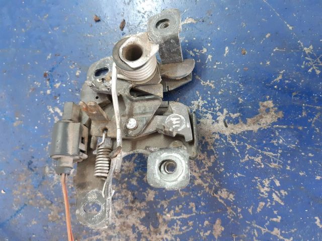 bontott AUDI A3 Motorháztető Zárszerkezet