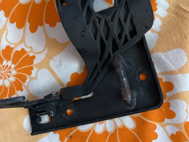 bontott AUDI A3 Motorháztető Zárszerkezet