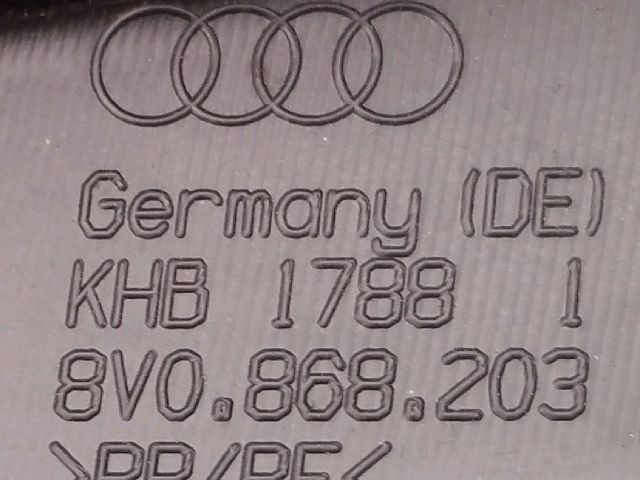 bontott AUDI A3 Műszerfal alatti Műanyag Elem