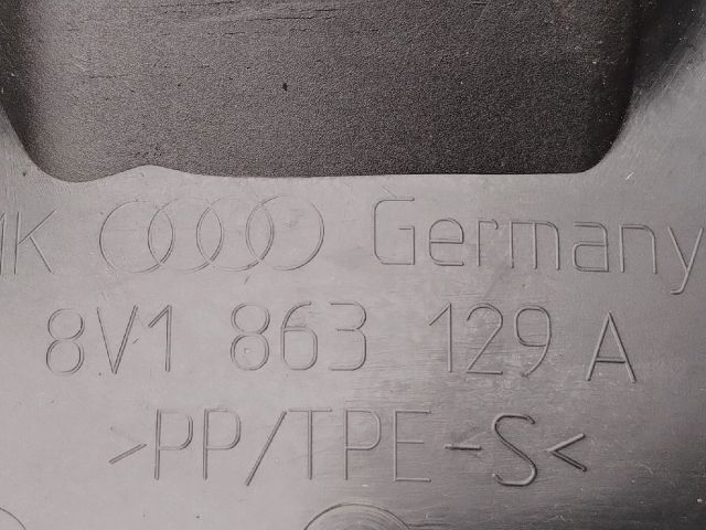 bontott AUDI A3 Műszerfal alatti Műanyag Elem