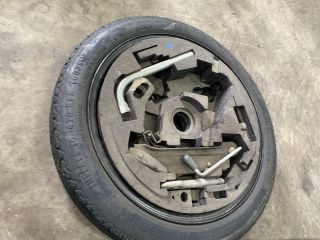 bontott AUDI A3 Pótkerék Szerszámtartó