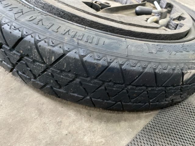 bontott AUDI A3 Pótkerék Szerszámtartó