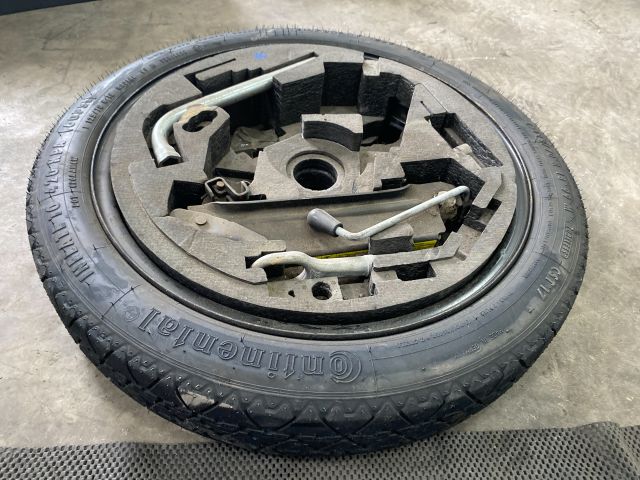 bontott AUDI A3 Pótkerék Szerszámtartó