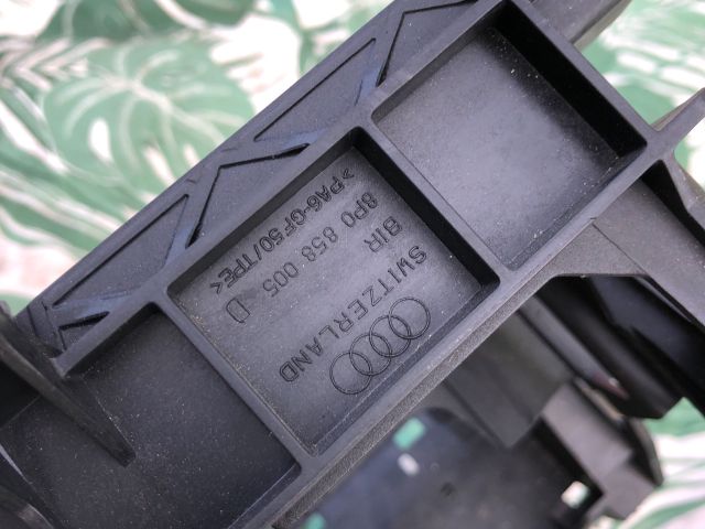 bontott AUDI A3 Rádió / CD Keret