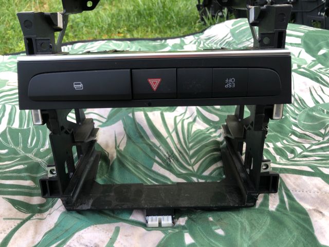 bontott AUDI A3 Rádió / CD Keret