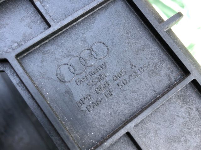 bontott AUDI A3 Rádió / CD Keret