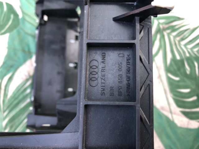 bontott AUDI A3 Rádió / CD Keret