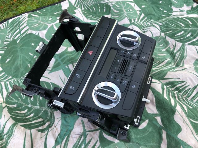 bontott AUDI A3 Rádió / CD Keret