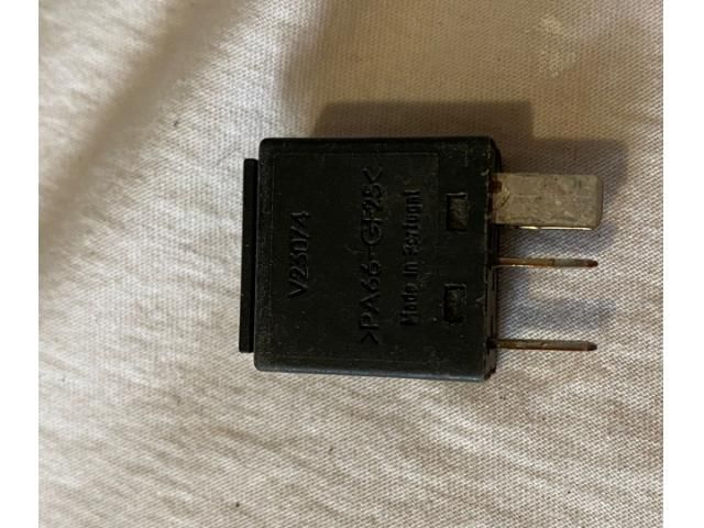 bontott AUDI A3 Relé