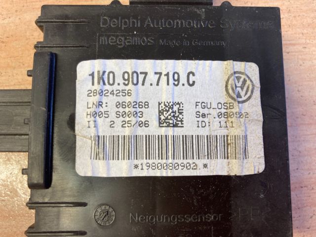 bontott AUDI A3 Riasztó Központ