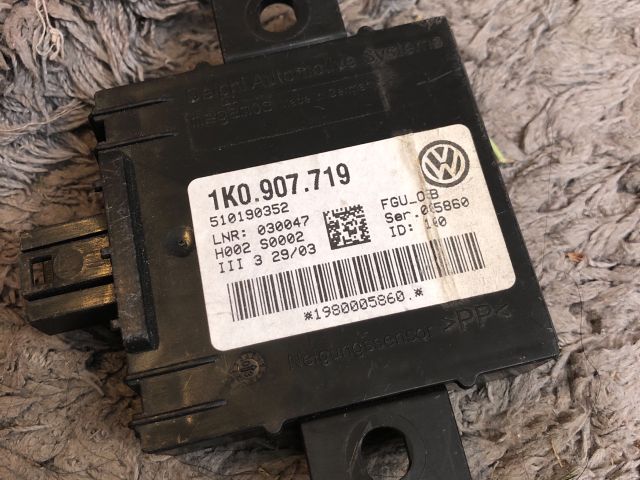 bontott AUDI A3 Riasztó Központ