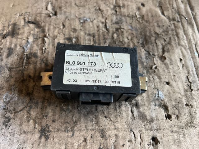 bontott AUDI A3 Riasztó Központ