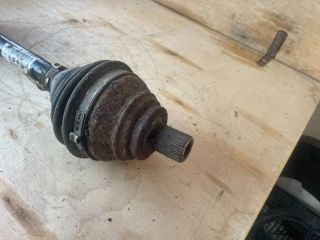 bontott AUDI A3 Bal Féltengely