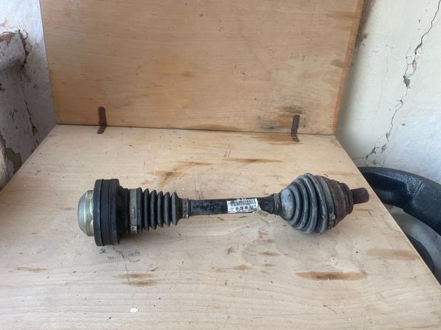 bontott AUDI A3 Bal Féltengely