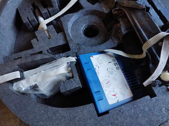 bontott AUDI A3 Szerszámkészlet