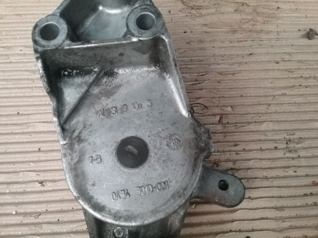 bontott AUDI A3 Szíjfeszítő Görgő