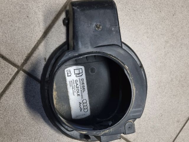 bontott AUDI A3 Tankajtó
